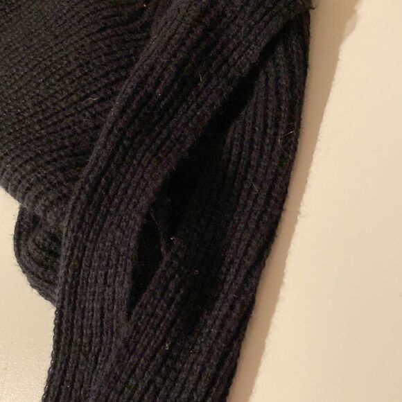 Cravefame Junior’s Cableknit Sweater  - Picture 3 of 4